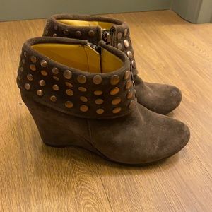 Bussola size 38 studded ankle booties